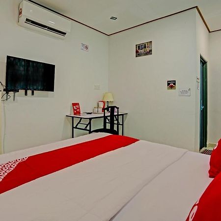 Capital O 90423 Teratai Chalet Otel Kampong Raja Dış mekan fotoğraf
