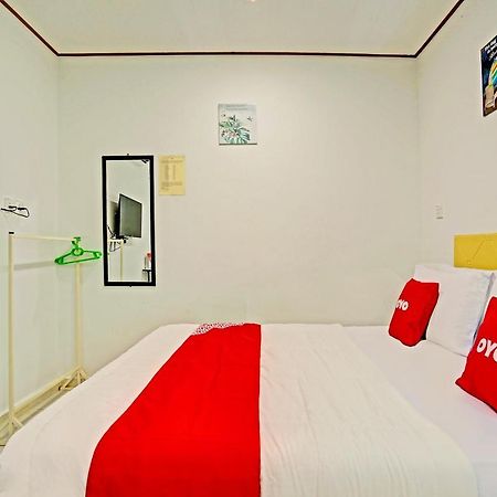 Capital O 90423 Teratai Chalet Otel Kampong Raja Dış mekan fotoğraf