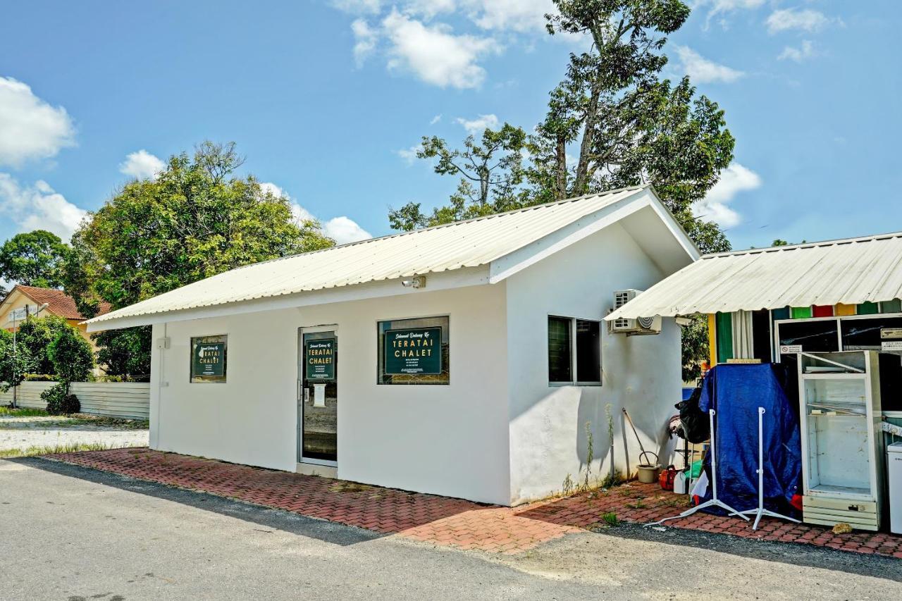 Capital O 90423 Teratai Chalet Otel Kampong Raja Dış mekan fotoğraf