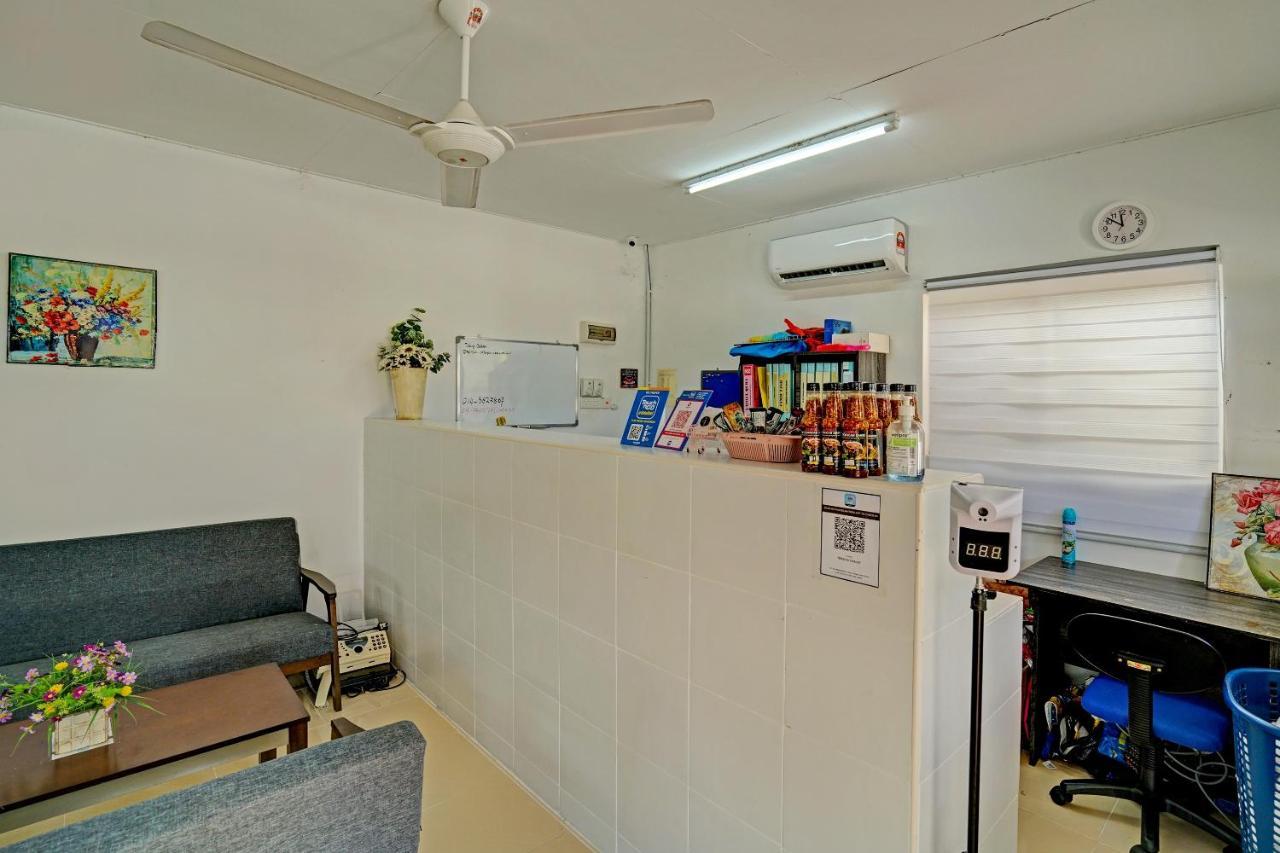 Capital O 90423 Teratai Chalet Otel Kampong Raja Dış mekan fotoğraf