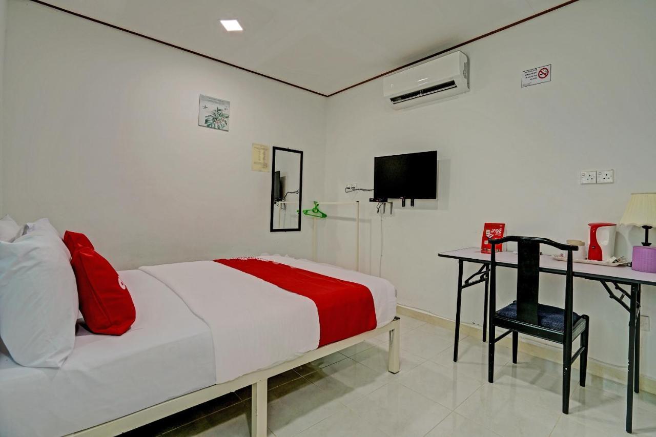 Capital O 90423 Teratai Chalet Otel Kampong Raja Dış mekan fotoğraf